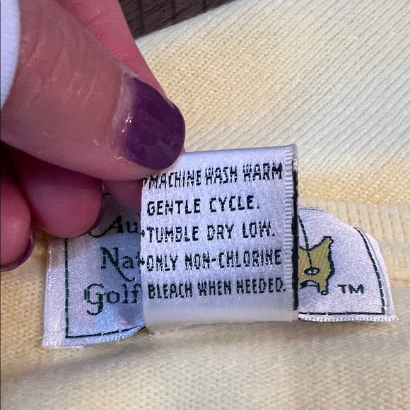 NWT MASTERS Tournament Yellow V-Neck Sweater - Picture 8 of 8